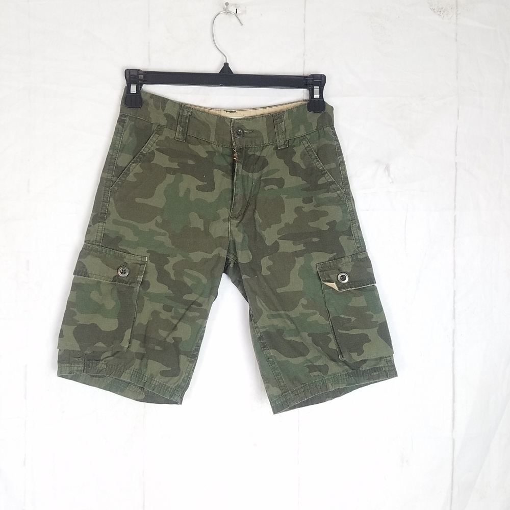 Levi's camo cargo shorts